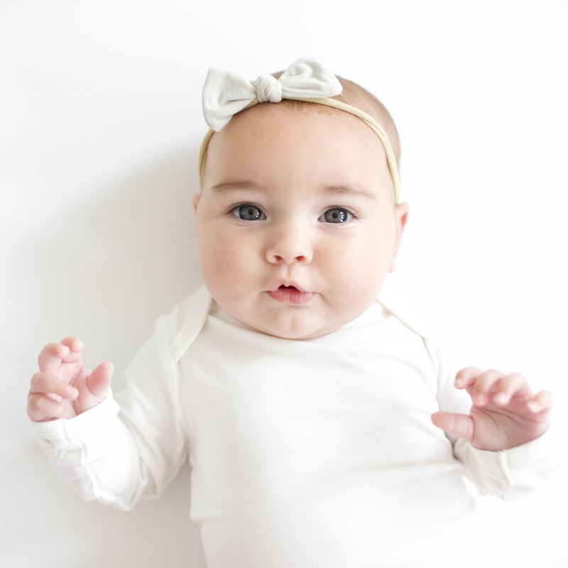 Tiny Nylon Bow in Oat