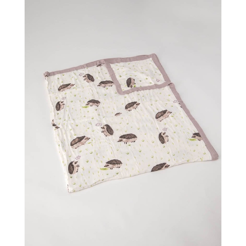 Little Unicorn Deluxe Muslin Big Kid Quilt – Hedgehog