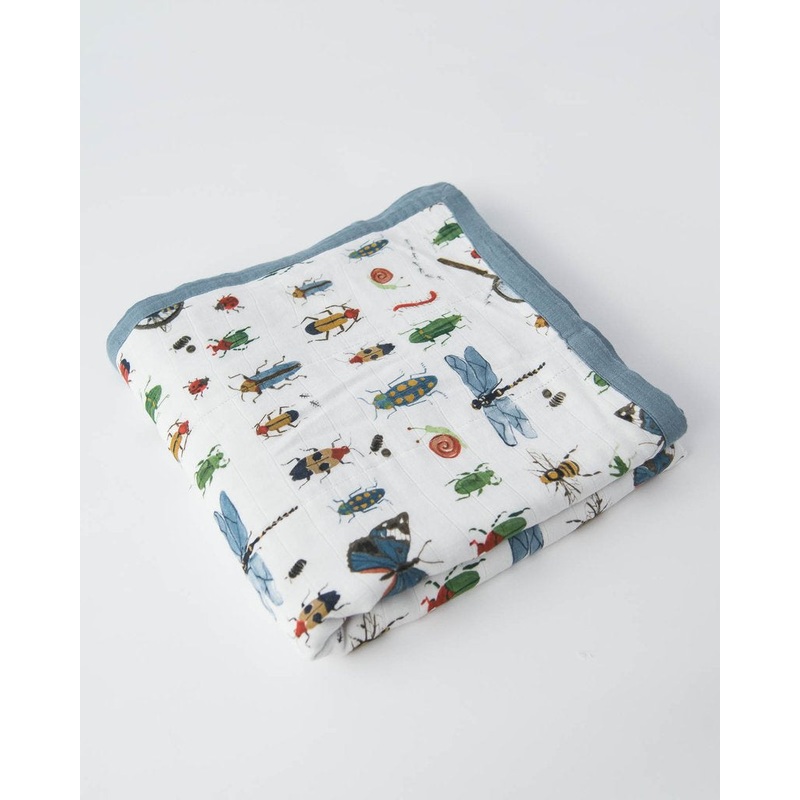 Little Unicorn Deluxe Muslin Quilt – Bugs