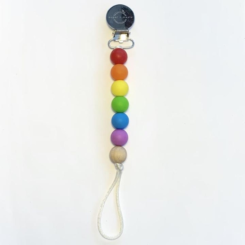 Sugar + Maple Pacifier + Teether Clip – Silicone with 1 Beechwood Bead – Primary