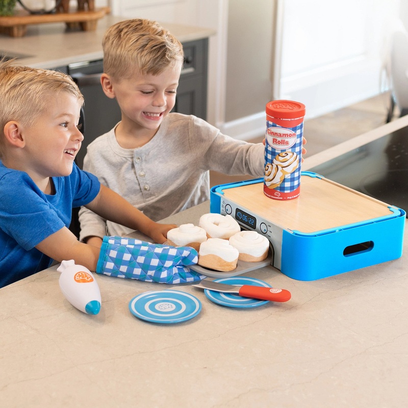 Fat Brain Pretendables Cinnamon Roll Set
